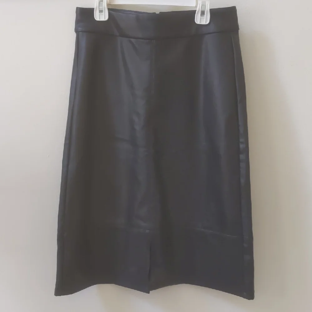 Women’s Black Faux Leather Pencil Skirt